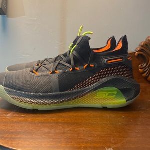 Basketball shoes